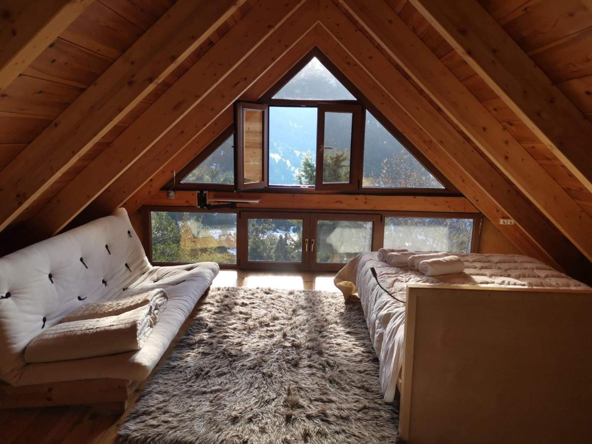 Chalet In The Forest カラブリタ エクステリア 写真