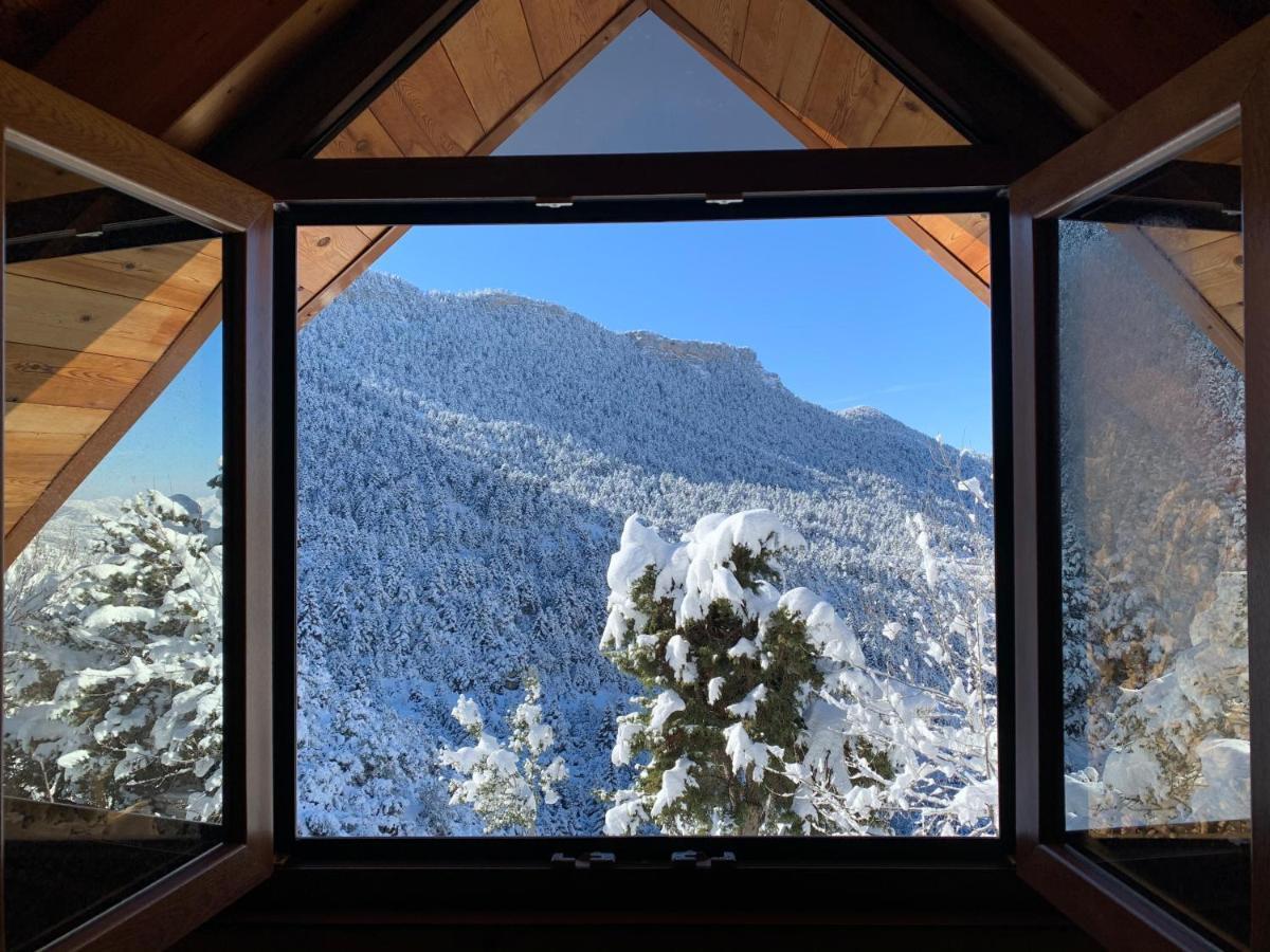 Chalet In The Forest カラブリタ エクステリア 写真