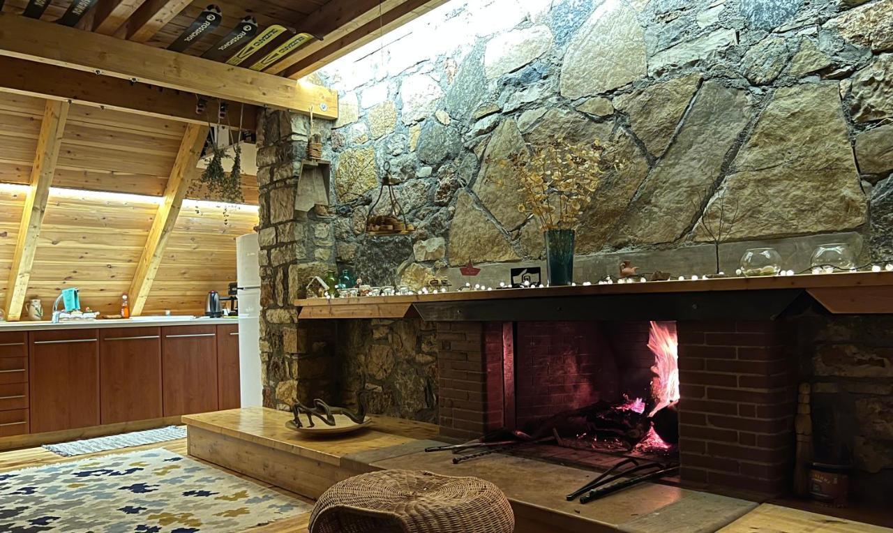 Chalet In The Forest カラブリタ エクステリア 写真